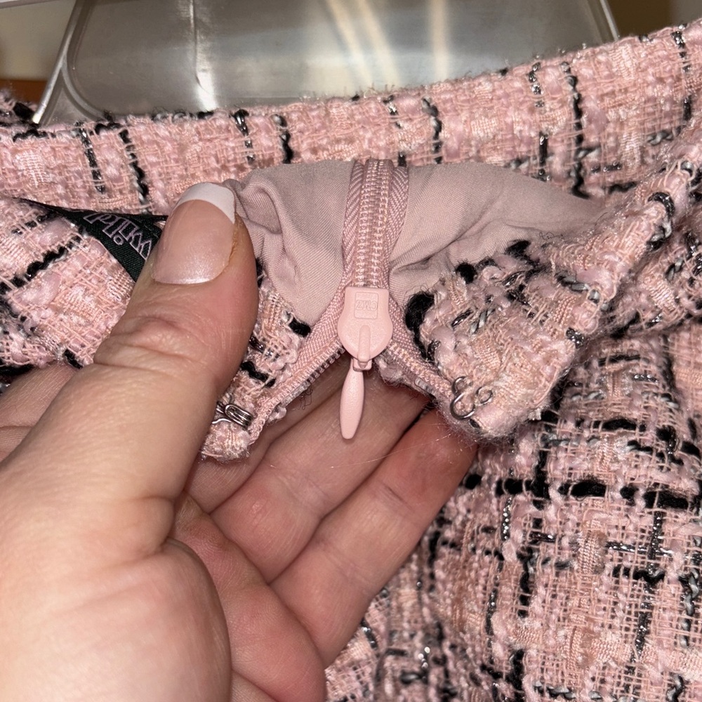 Brand New/Never worn Pink Tweed Blazer with & Crystal Accents buttons - Picture 13 of 17